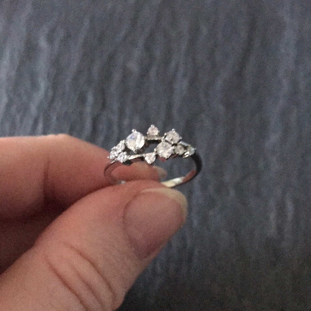 Silver toned or Rose gold and white sapphire ring - Picture 7 of 8